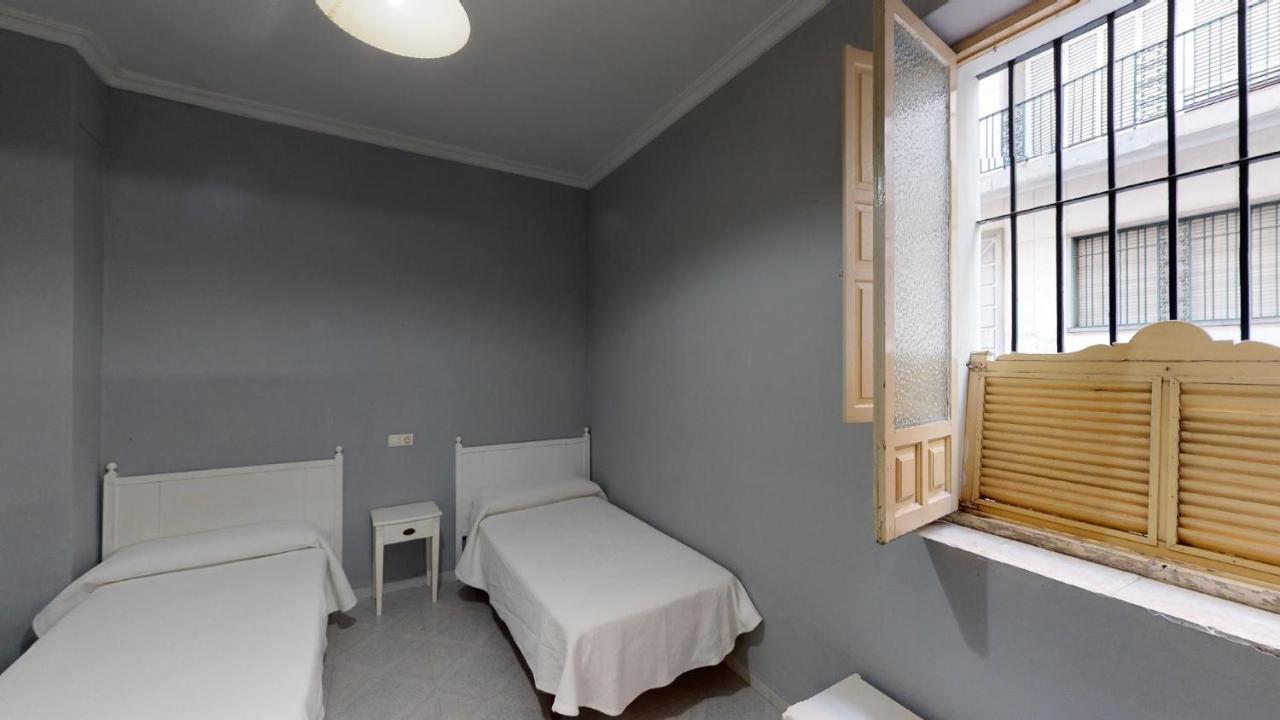 Twin Room Private Bathroom